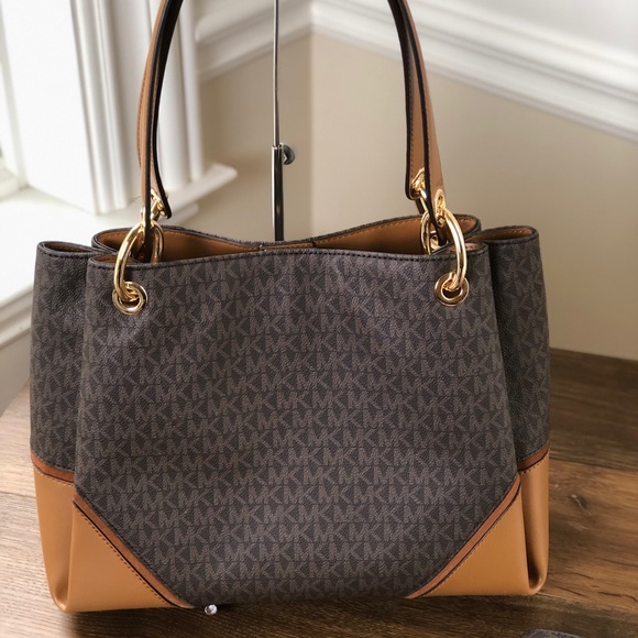 NWT Michael Kors Signature Nicole handbag&wallet - Picture 2 of 7